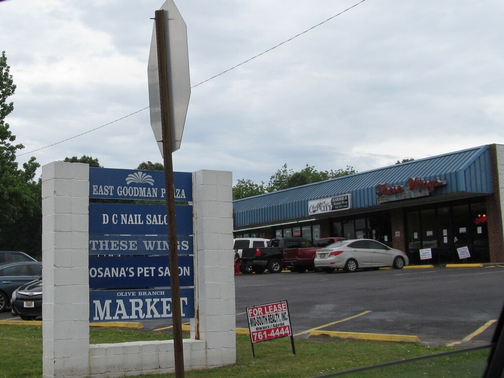 Commercial Shopping Center for Lease by Mid-South Realty, Inc.